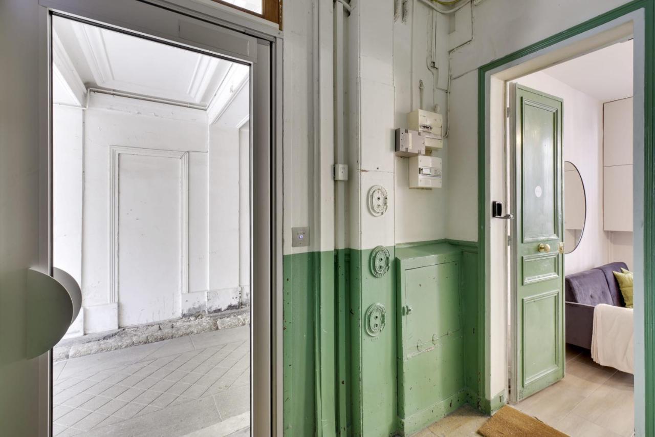 Bright Charming Modern Studio By Dreamy Canal Париж Екстериор снимка